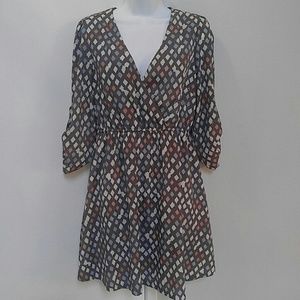 Lo💗Posh gray checkered deep V dress. Size L
